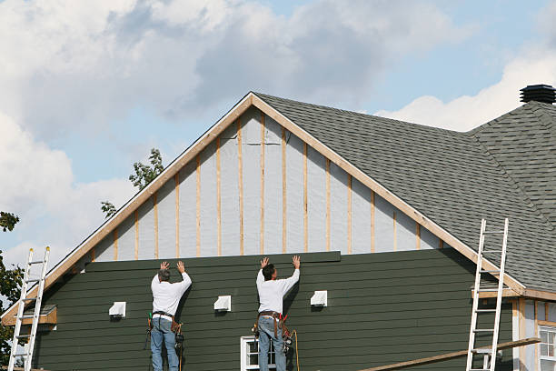 Professional Vinyl Siding technician working in Denton, TX